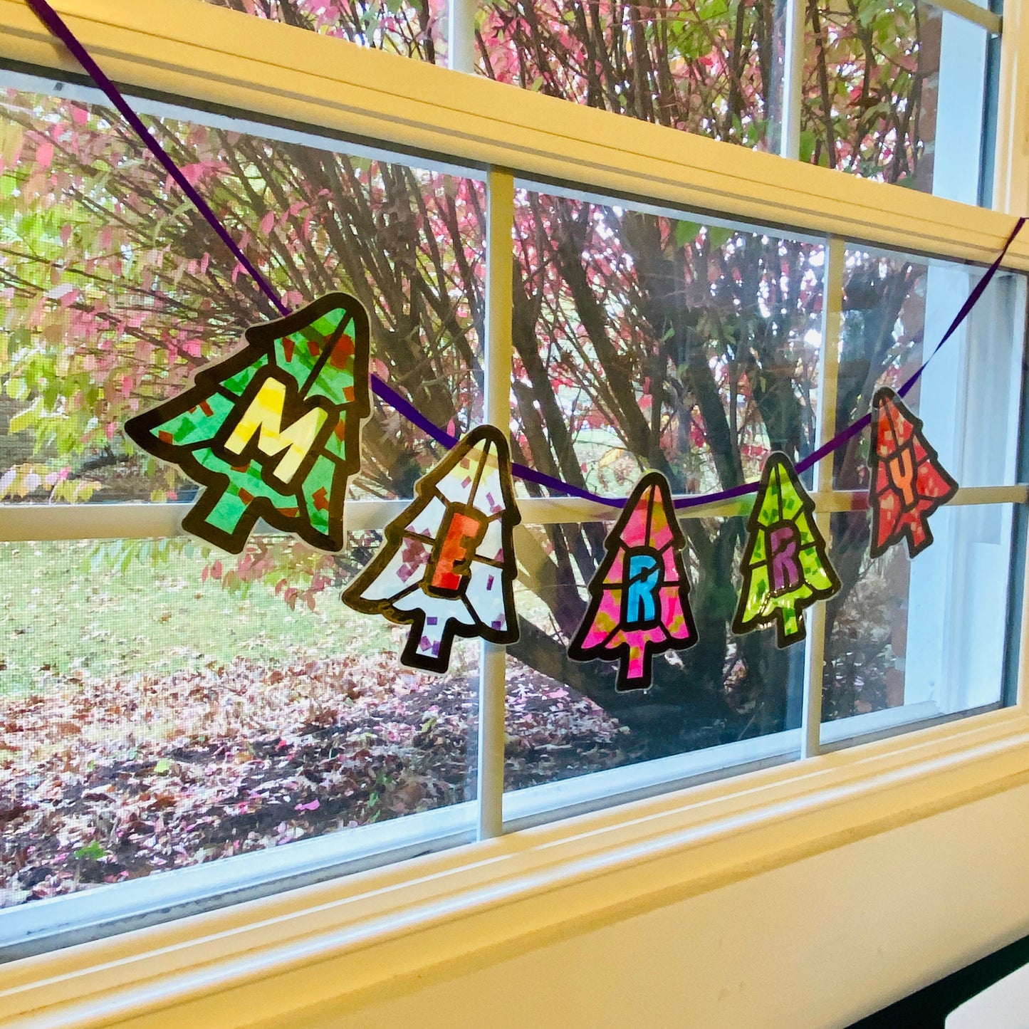 Merry Christmas Suncatcher Garland Kit