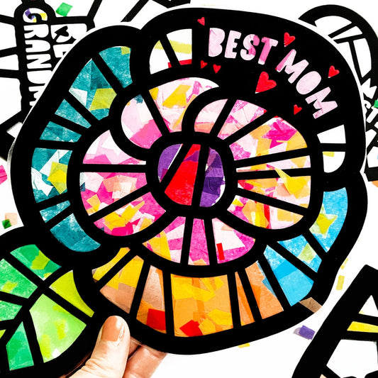 Best mom flower craft kit from kids. A simple artwork gift for Mother's Day.